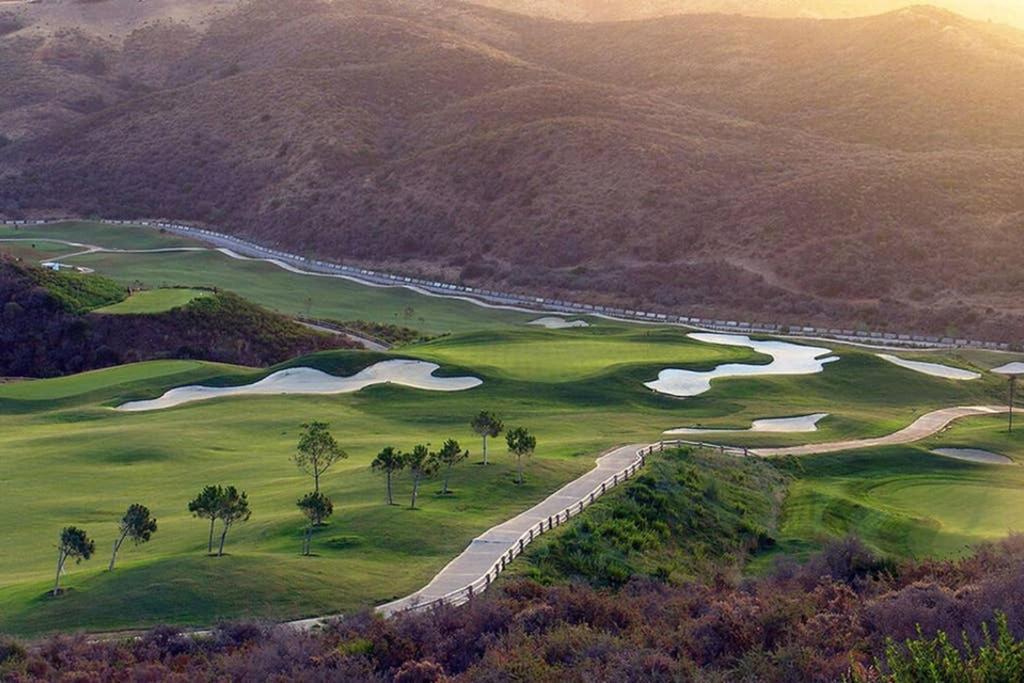 El Casa Blanca - Golf Resort In ลากาลาเดมิฮาส ภายนอก รูปภาพ
